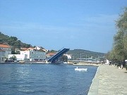 il ponte mobile di Tisno